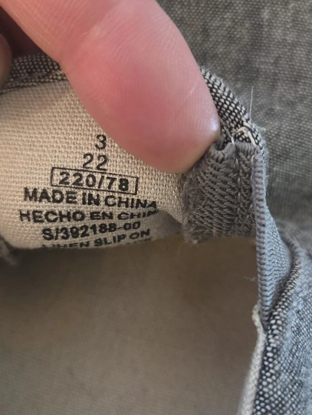 Old Navy Kids Slip-On Canvas Shoes - Gray Size 3